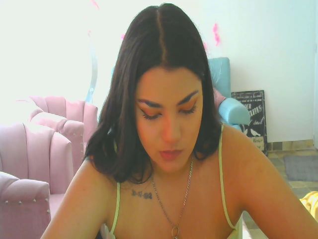 Live sex webcam photo for Bella_Swan_ #272972760