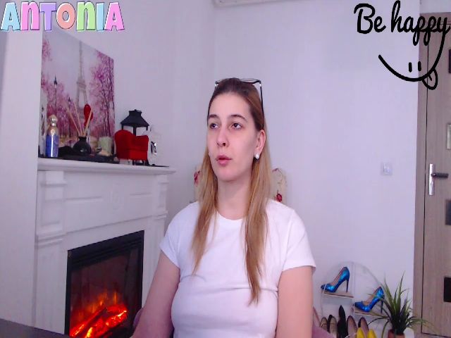 Live sex webcam photo for Bella_antonia #272661042