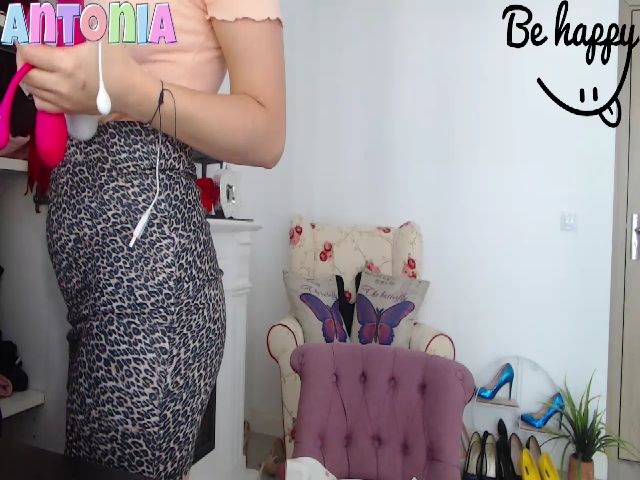 Live sex webcam photo for Bella_antonia #272683968