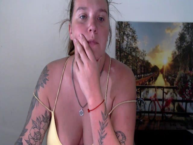 Live sex webcam photo for BertaFox #274493955