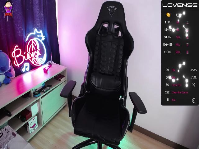 Live sex webcam photo for BiancaMiller #274106178