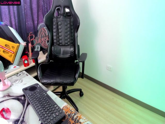 Live sex webcam photo for BiancaMiller #274392023