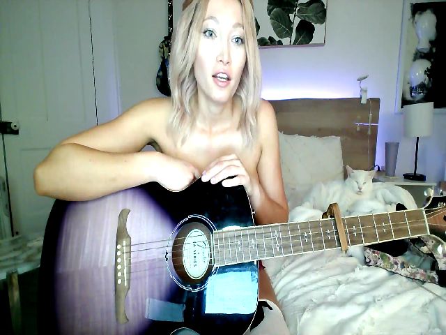 Live sex webcam photo for BiancaXBlack #273112955