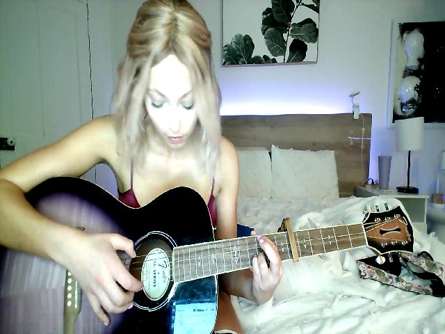 Live sex webcam photo for BiancaXBlack #273113235