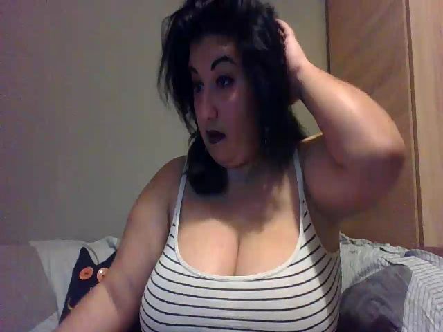Live sex webcam photo for BigBreastsMia #272046612