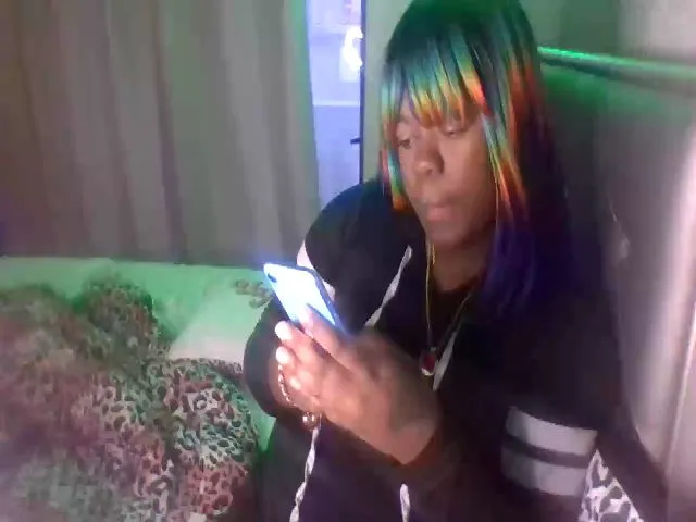 Live sex webcam photo for Bigbootibambi #272001815