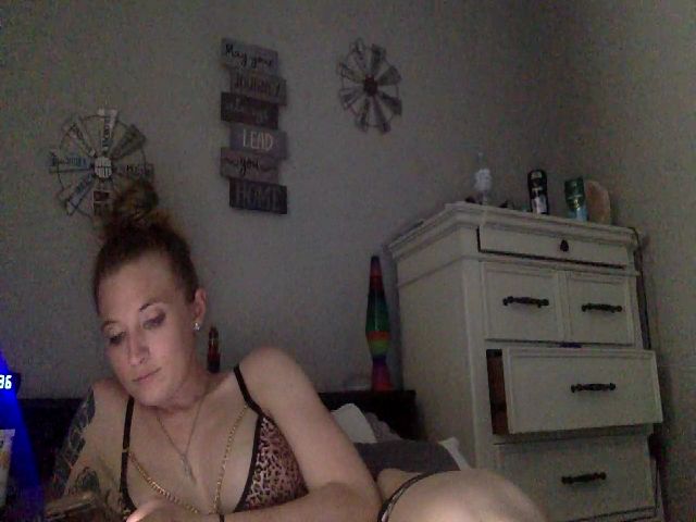 Live sex webcam photo for Bigtitbitch47 #273732929