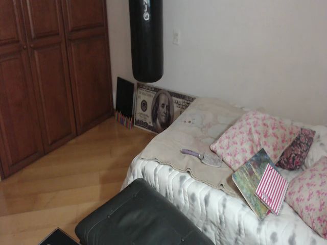 Live sex webcam photo for Biiigbooty_ #272003630