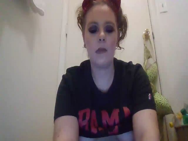 Live sex webcam photo for Binky18 #271975475