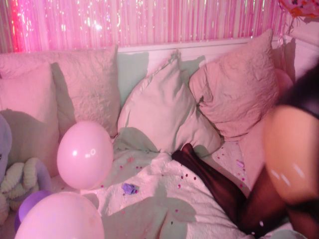 Live sex webcam photo for BirthdayDonut #272874630