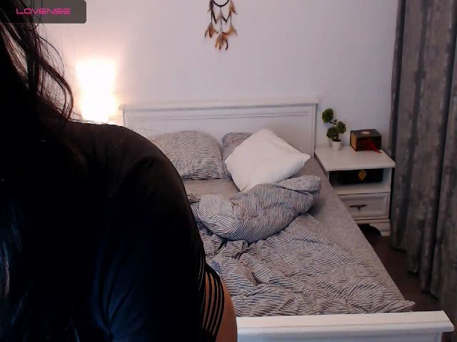 Live sex webcam photo for BlackLotusxo #273036279