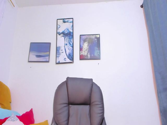 Live sex webcam photo for Blackhot23 #272588783