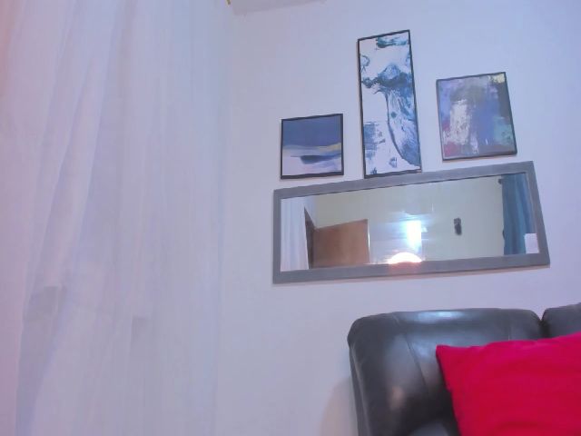 Live sex webcam photo for Blackhot23 #273648935