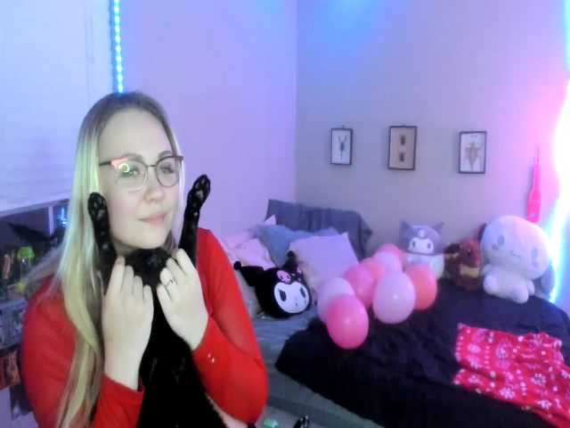 Live sex webcam photo for BladeBunny #272773404