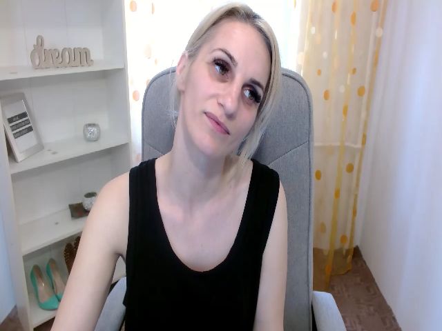 Live sex webcam photo for Blonde_ANGE #273021936