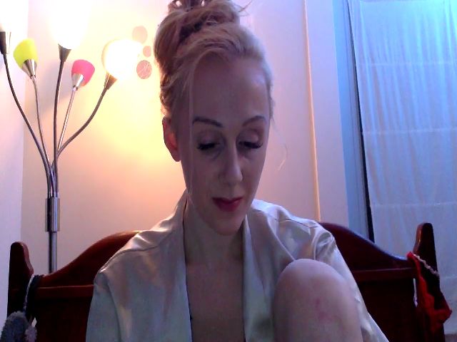 Live sex webcam photo for Blondeangelqt #272535658