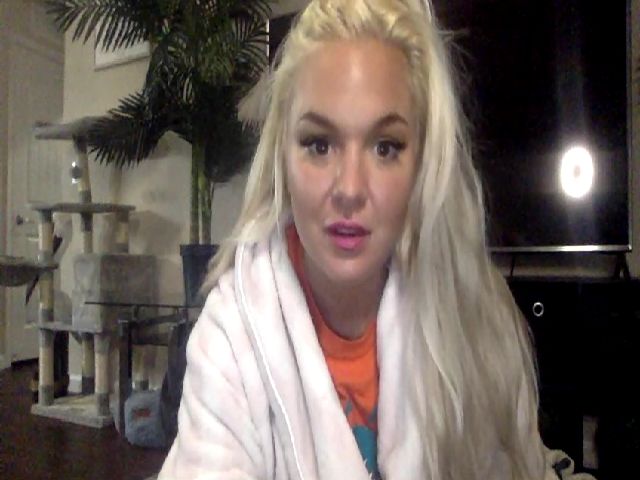 Live sex webcam photo for Blondebunny5 #272717932