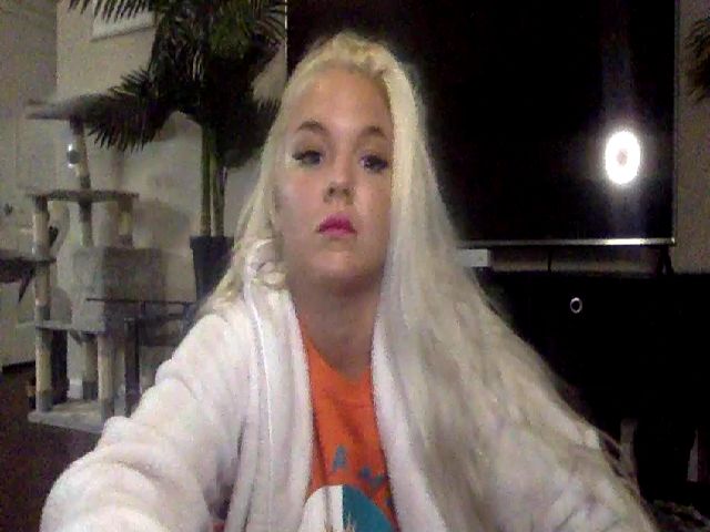 Live sex webcam photo for Blondebunny5 #272718060