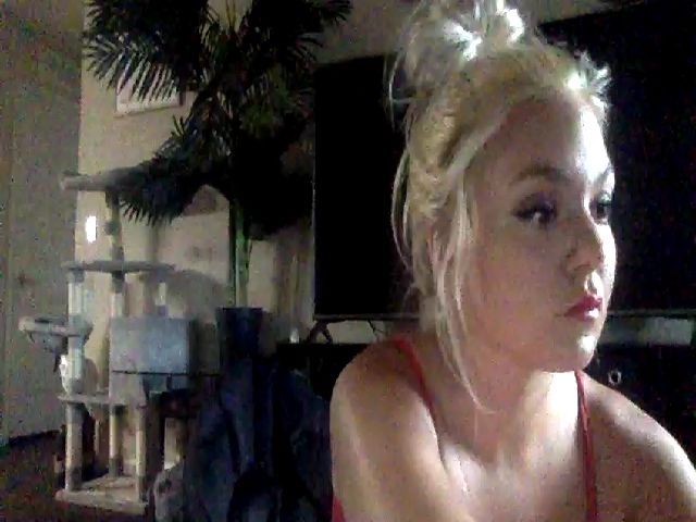 Live sex webcam photo for Blondebunny5 #273386017