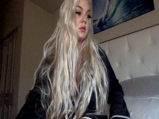 Live sex webcam photo for Blondebunny5 #273399659