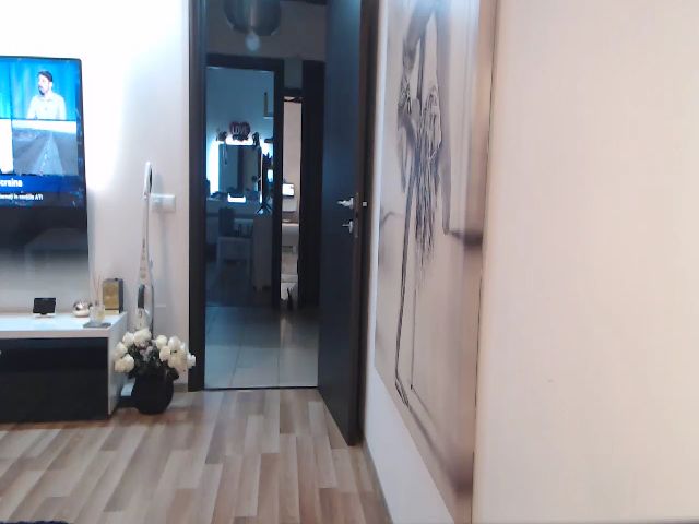 Live sex webcam photo for BlondeeFairy #272781257