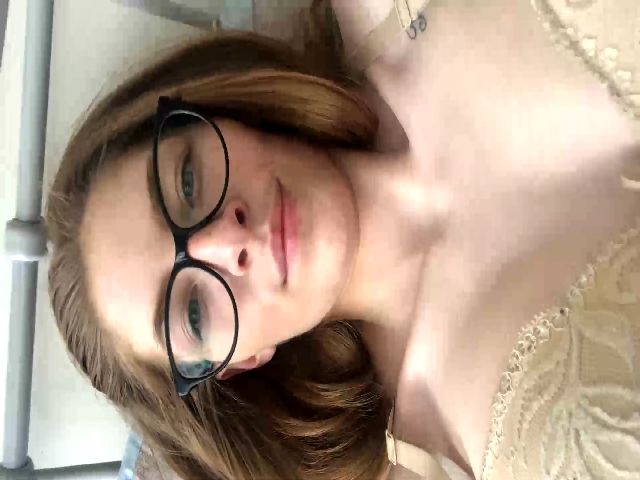 Live sex webcam photo for Blondeemlovee #273314015