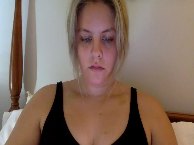 Live sex webcam photo for Blondiecake1 #274095019