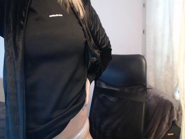 Live sex webcam photo for Blondy_LadyDy #271884133