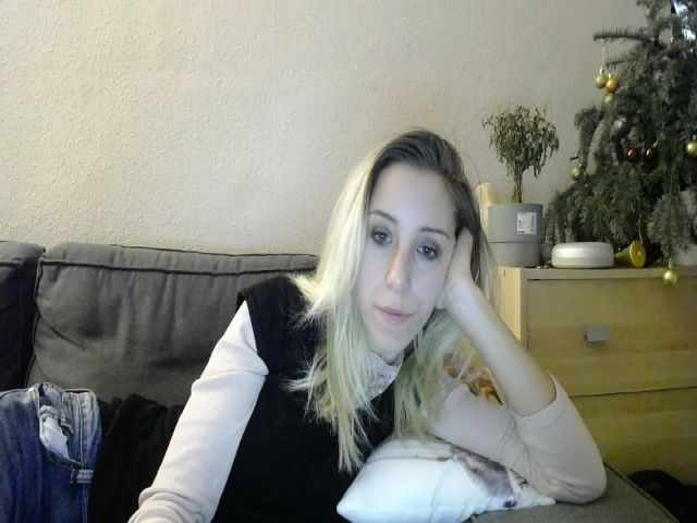 Live sex webcam photo for Blondyfordad #272060408