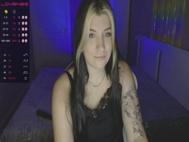 Live sex webcam photo for BloomBambi #272575839