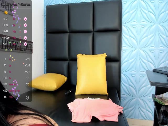 Live sex webcam photo for BlowMommy #273880469