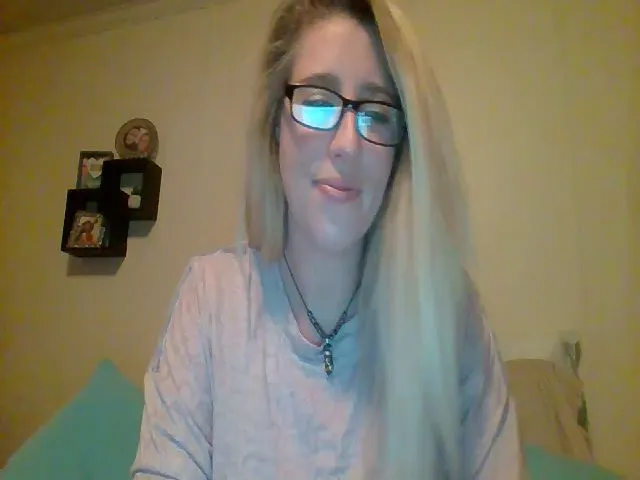 Live sex webcam photo for BlueEyes157 #273030063