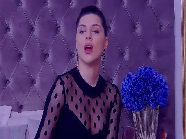 Live sex webcam photo for BlueEyesLexi #273135022