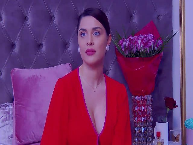 Live sex webcam photo for BlueEyesLexi #273210445