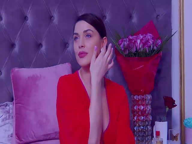 Live sex webcam photo for BlueEyesLexi #273210485