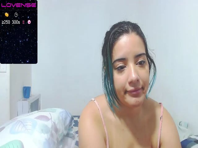 Live sex webcam photo for Blue__moon__ #272155844