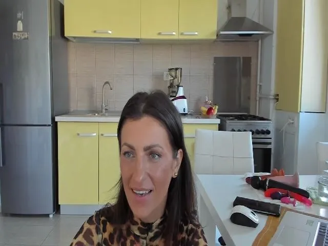 Live sex webcam photo for BlueyesC #273650821