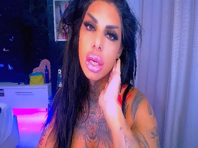 Live sex webcam photo for BondGirl007 #273379895