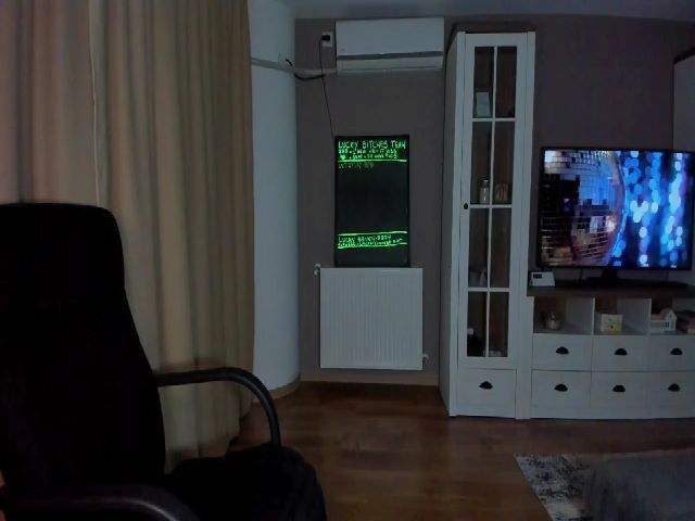 Live sex webcam photo for BonerrrDonor #273983471