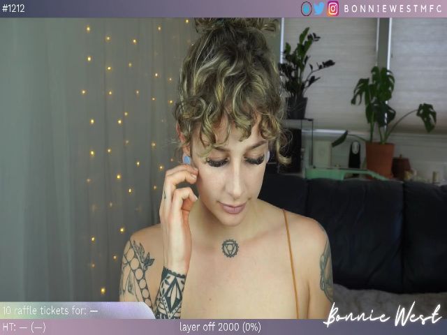 Live sex webcam photo for BonnieWest_ #271948258