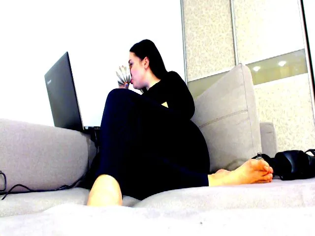 Live sex webcam photo for Bossy_Lilit #271766990