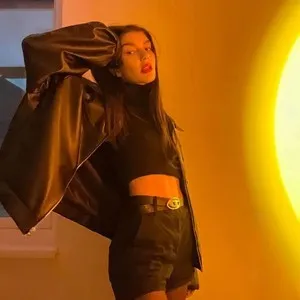 Live sex webcam photo for BowtoRina #278237670