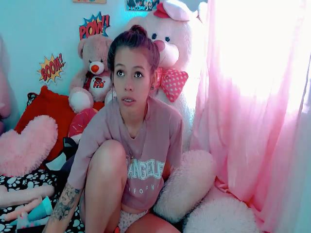 Live sex webcam photo for Brenda_jones5 #272635725