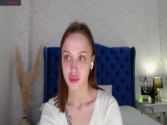 Live sex webcam photo for Brendaaa_XXX #273373764