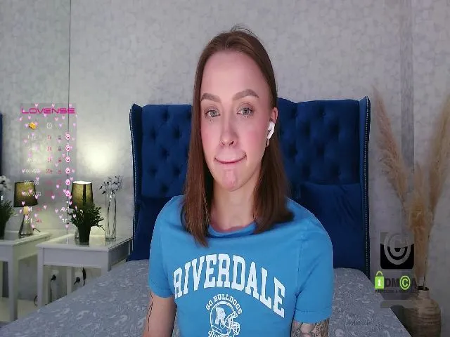 Live sex webcam photo for Brendaaa_XXX #273402340