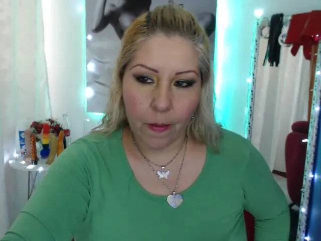 Live sex webcam photo for BriannaOneal #271738726