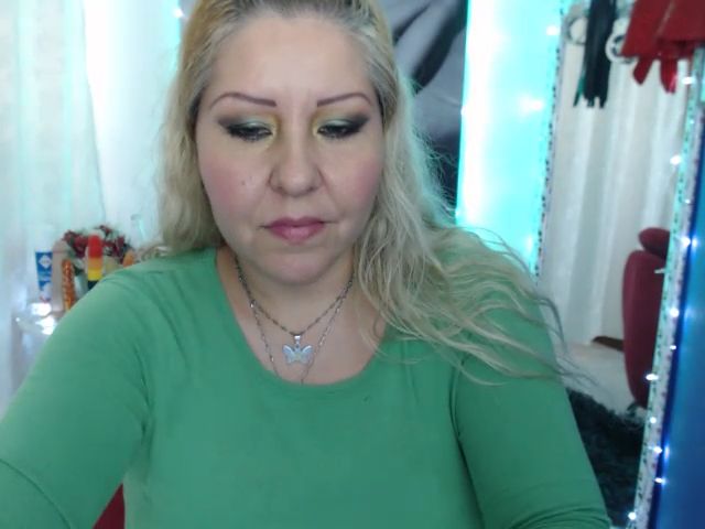 Live sex webcam photo for BriannaOneal #271739156