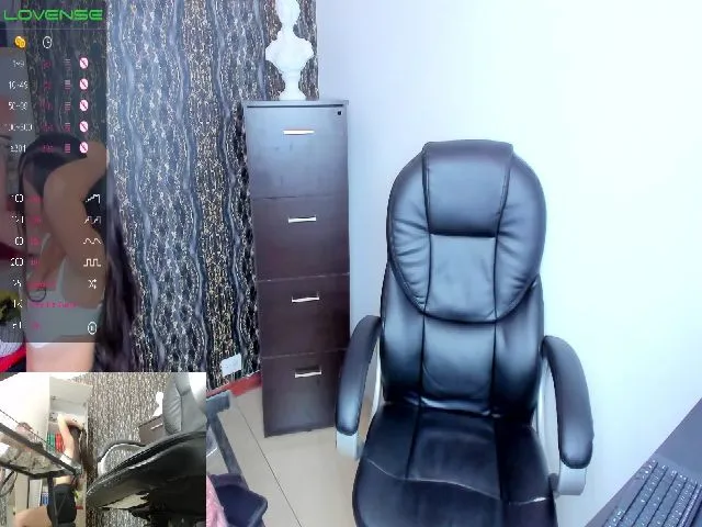 Live sex webcam photo for Bridget_love #272147775