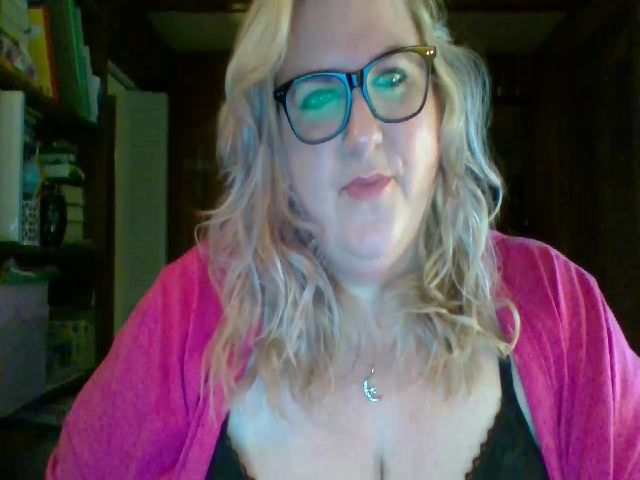 Live sex webcam photo for Bubblyxblonde #273427127