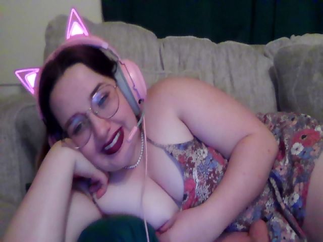 Live sex webcam photo for BumbleBry #274664184